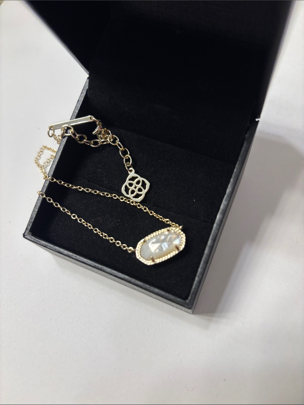 Kendra Scott Gold Necklace with White Mother-of-Pearl Pendant